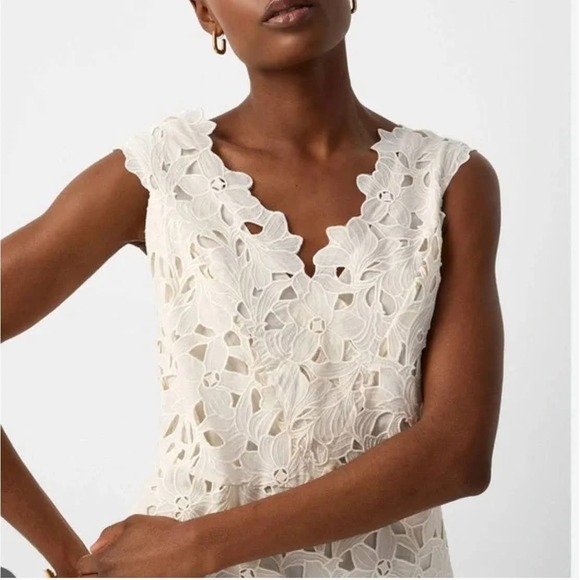 Vince Dresses & Skirts - VINCE NWT $595 Noveau Lace Sheath Dress Size 2